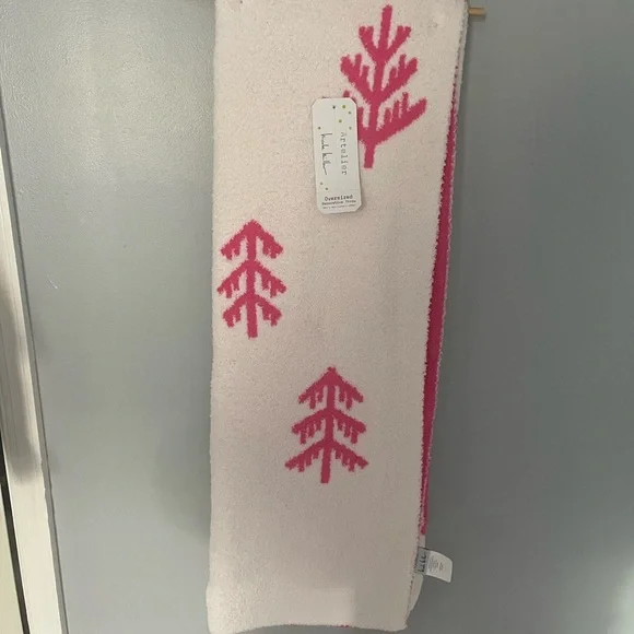 Nicole Miller cream and pink Christmas Tree blanket